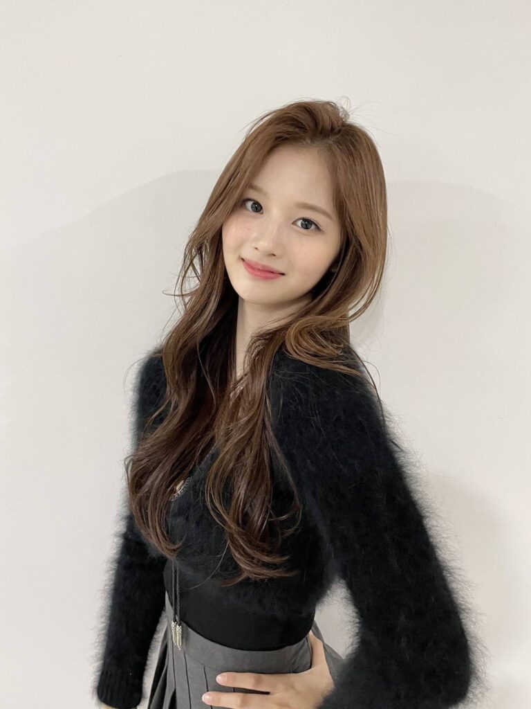 NMIXXソリュンが選ぶ！清楚でガーリーな魅力を引き立てる愛用